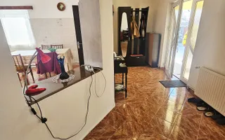 Casă 5 camere + teren generos 1700 mp – Ariceștii Rahtivani - Poză 17