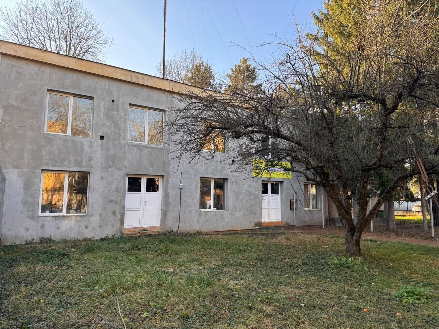 Cladire birouri / spatiu comercial - 584 mp  - Comision ZERO - Poză 1