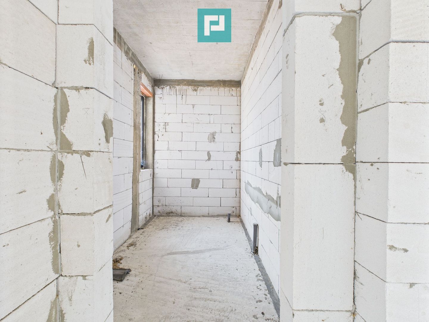 Casă nouă la roșu în Mândruloc - Poză 14