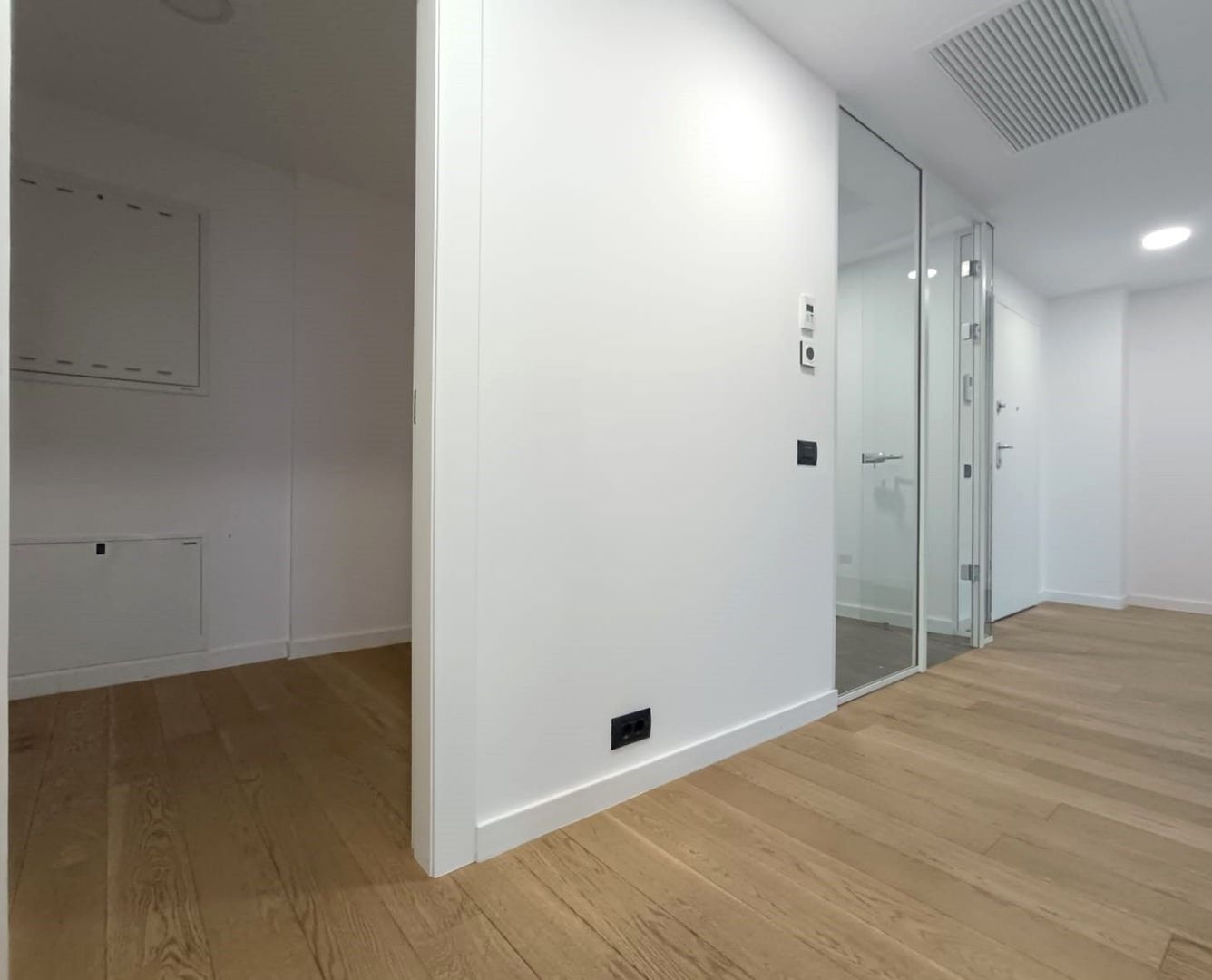 Apartament deosebit cu parcare subterana zona ONE Harastrau Towers - Poză 12