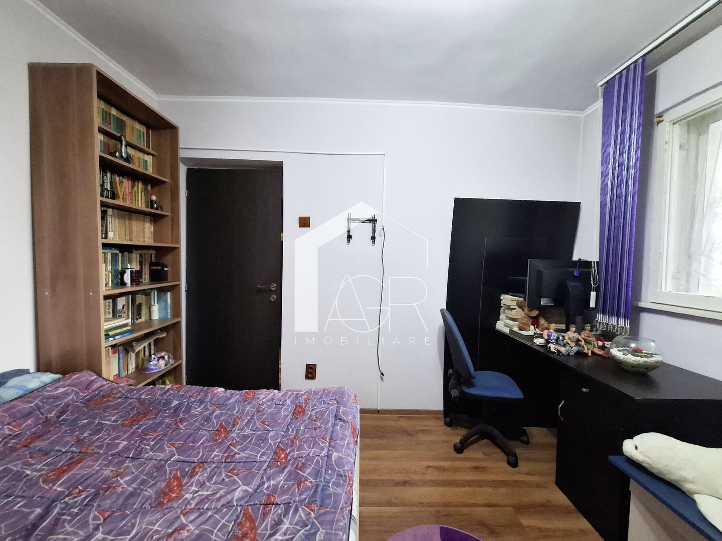 Apartament cu 3 camere, decomandat, zona Vest - Poză 10