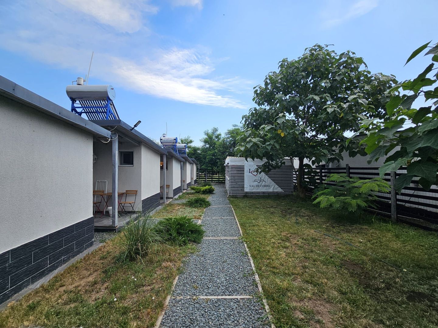 Complex de 7 bungalouri de vanzare în Corbu la 300 m distanta de mare - Poză 1