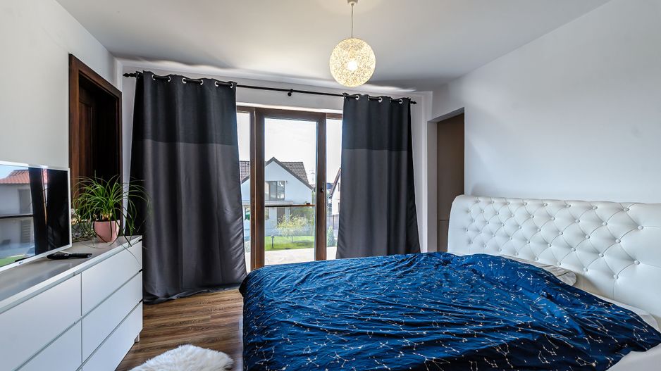 Proprietate VANDUTA! Casa mobilată și utilată. Westfield, Arad. - Poză 3