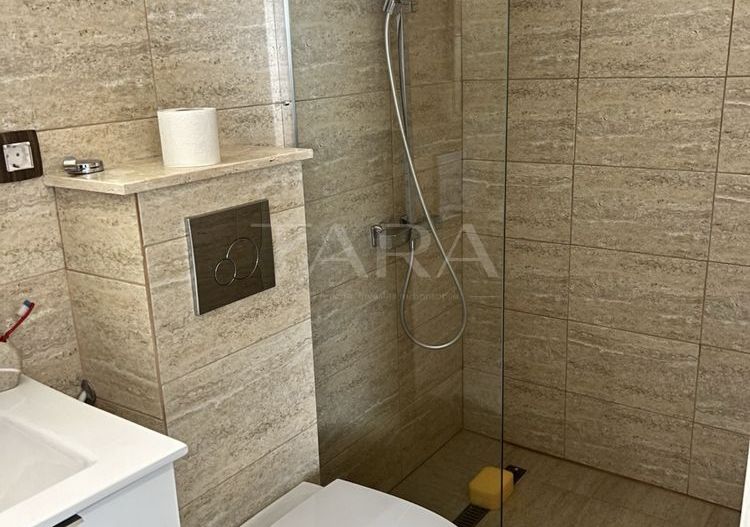 Apartament modern cu 2 camere, balcon și pod de 20 mp. - Poză 5