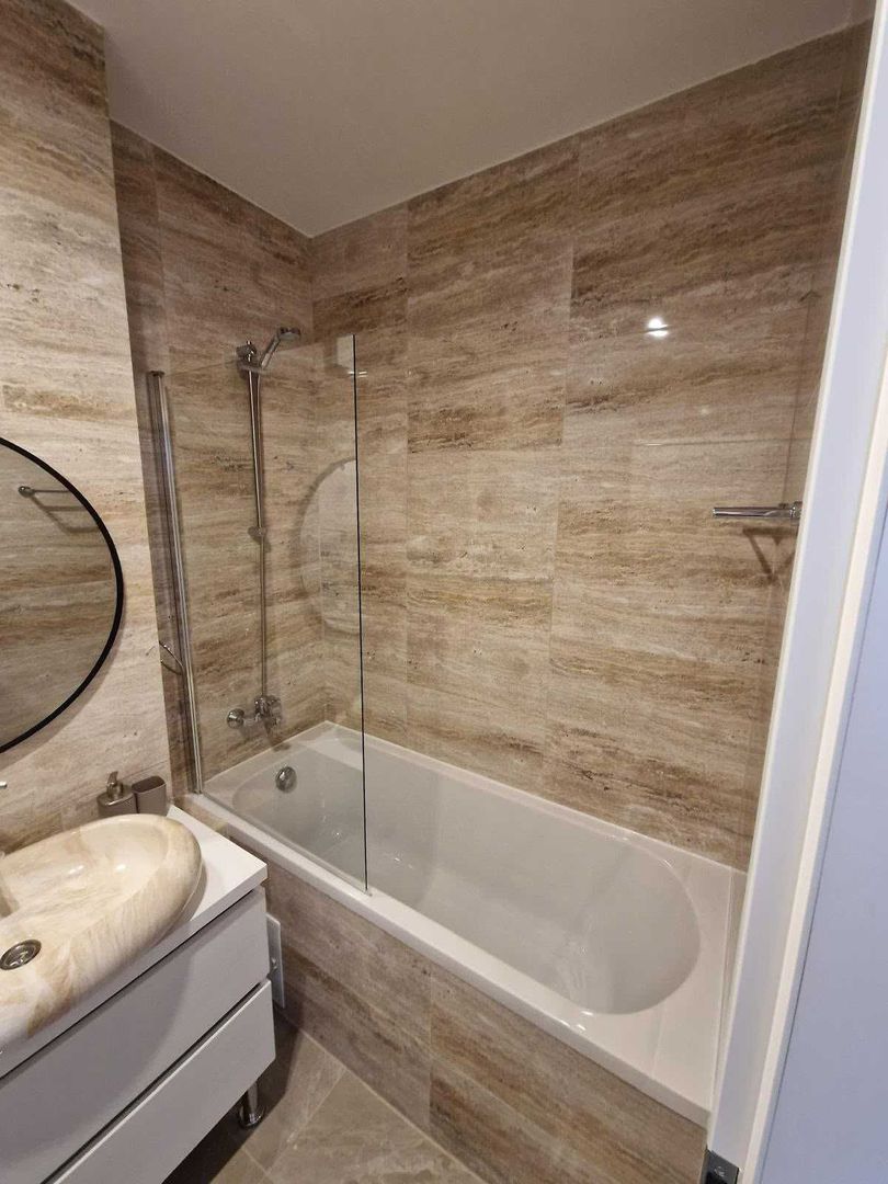 Proprietar inchiriez apartament 2 camera decomandat si loc de parcare - Poză 6