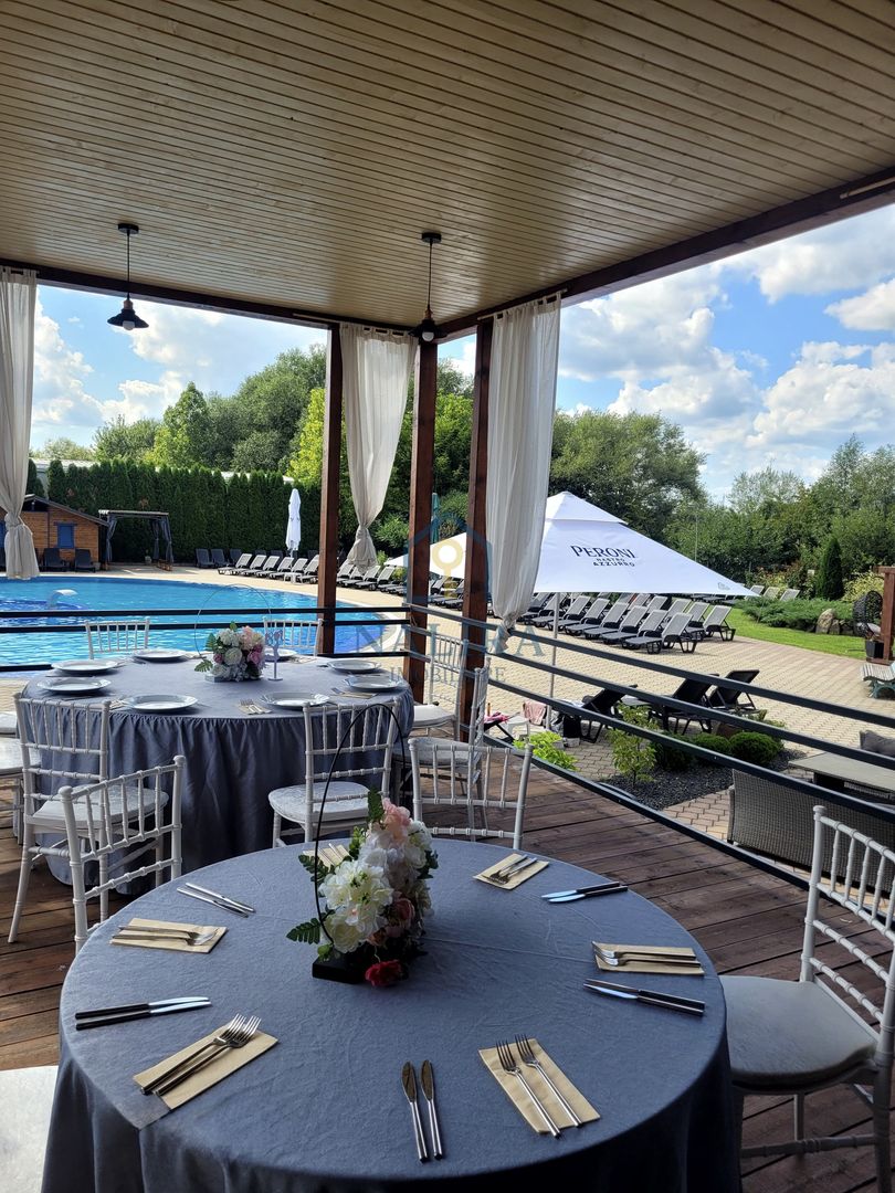 Proprietate unică de vânzare – piscină, restaurant, terasă - Poză 2