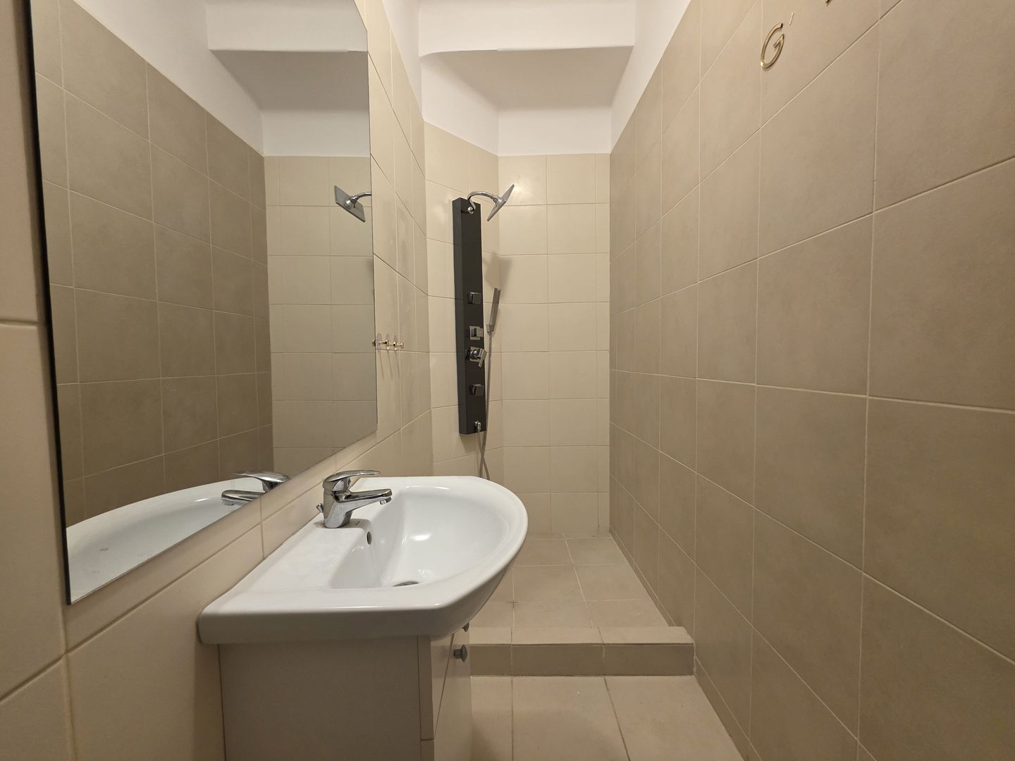 Apartament 4 camere de inchirat Armenasca Romana - Poză 13