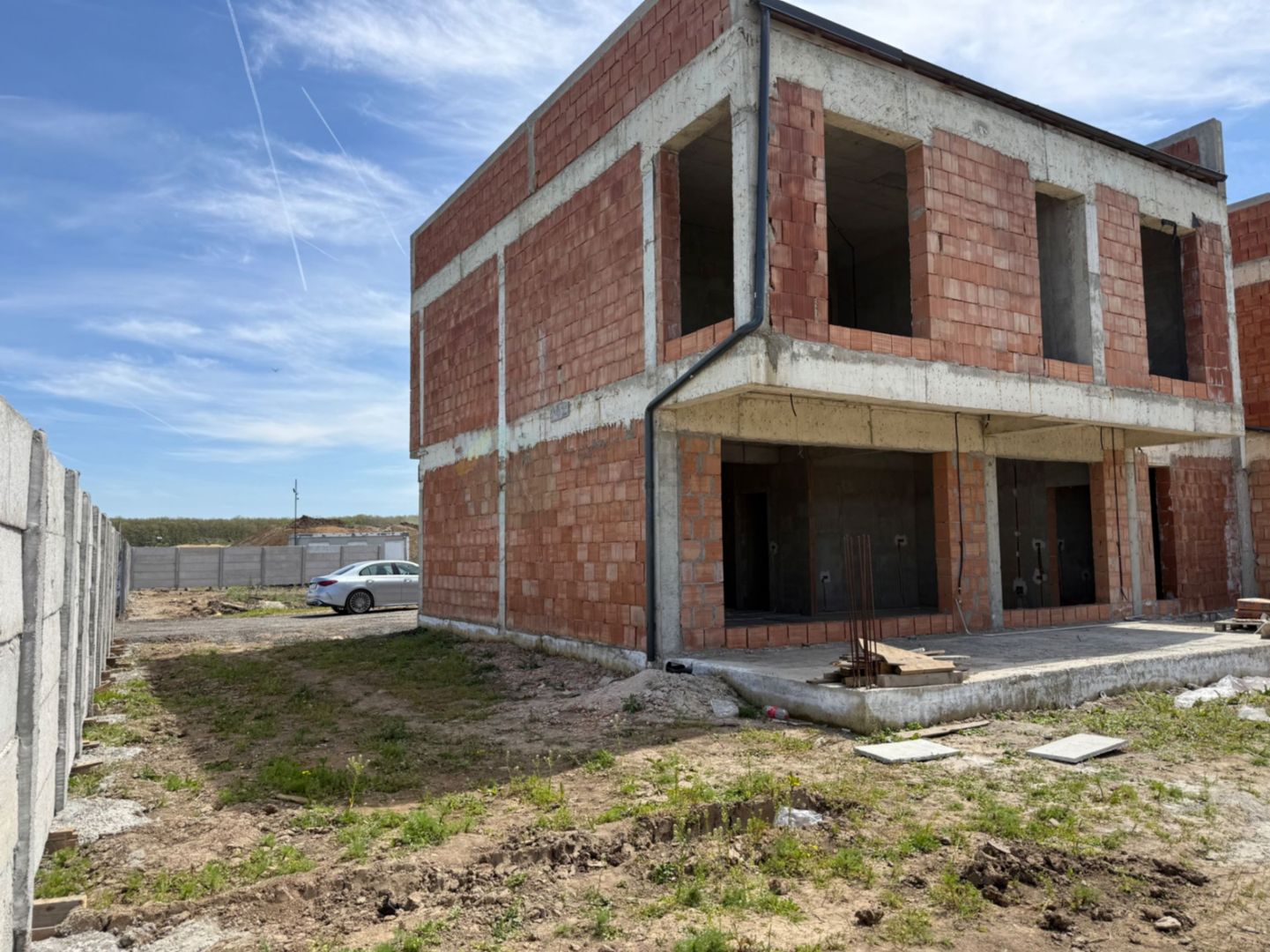 Eleganță și natură: vilă urbană exclusivistă în Tunari - Poză 16