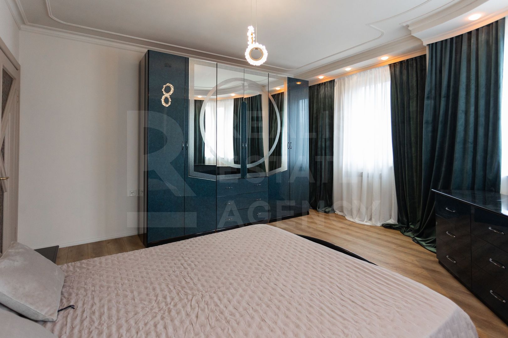 Chirie, apartament, 5 camere, strada Petru Rareș, Centru - Poză 14