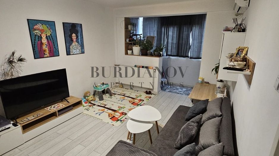 Apartament cu 2 camere de vânzare Bd. Basarabia - Metrou-  zona Diham - Poză 1