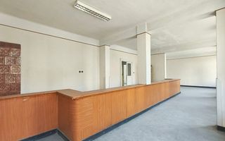 VÂNZARE/SCHIMB CU TEREN  - Clădire interbelică, centru oraș Siret - Poză 3