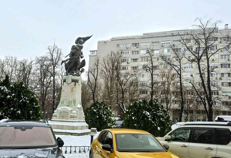 Apartament la intrarea in parcul Cismigiu - Poză 6