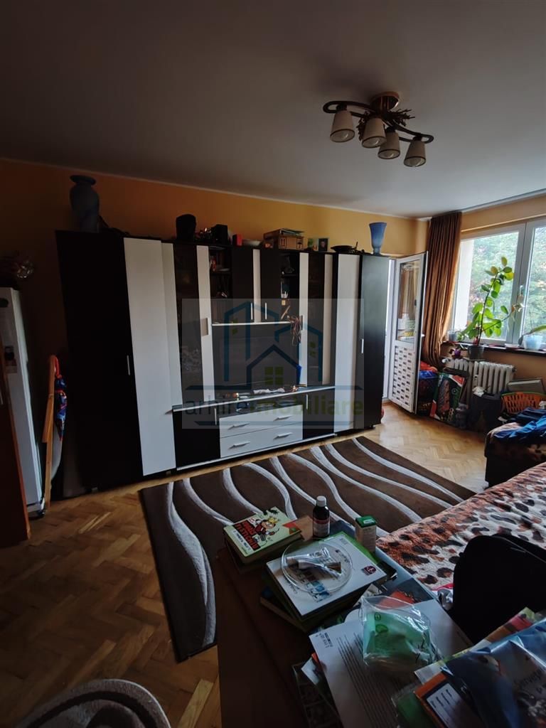 Vanzare Apartament 3 Camere Metrou Costin Georgian - Poză 2