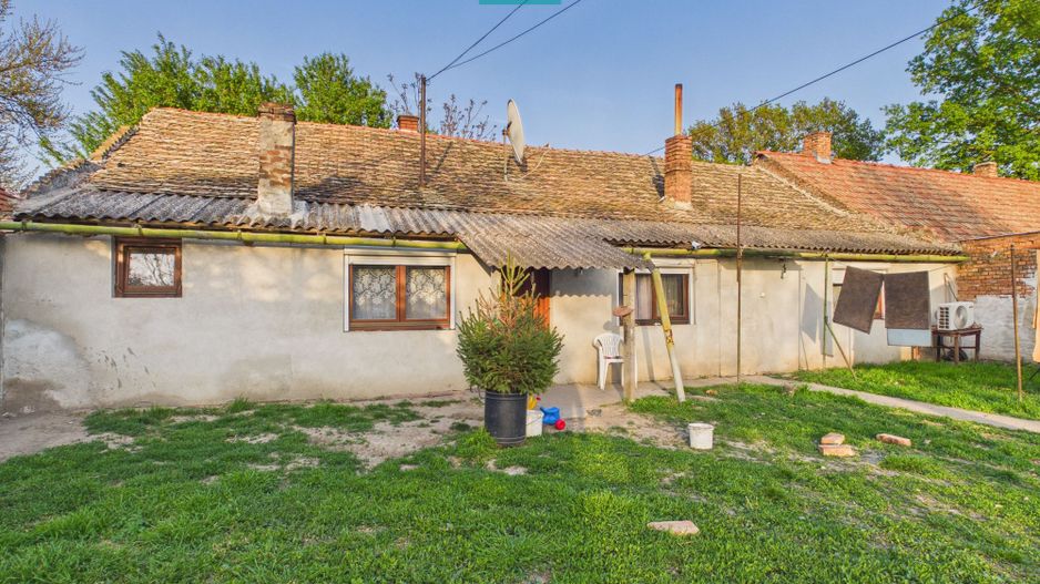 Casă cu 2 camere și 500 mp teren în Oroshaza - Poză 1