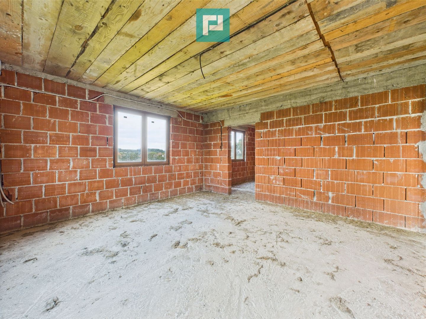 Casă la roșu, P+1, în localitatea Beliu, Arad - Poză 10