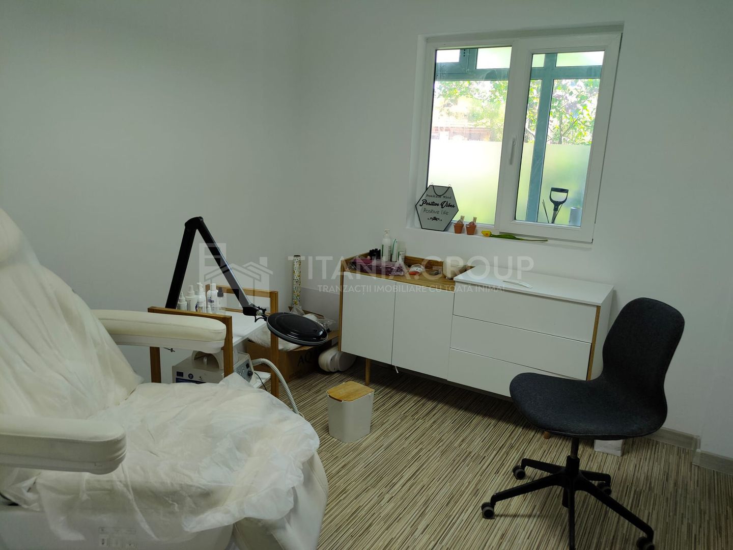 Spatiu comercial, 50 mp + 8 ml vitrina, Florilor, vad pietonal si auto - Poză 13