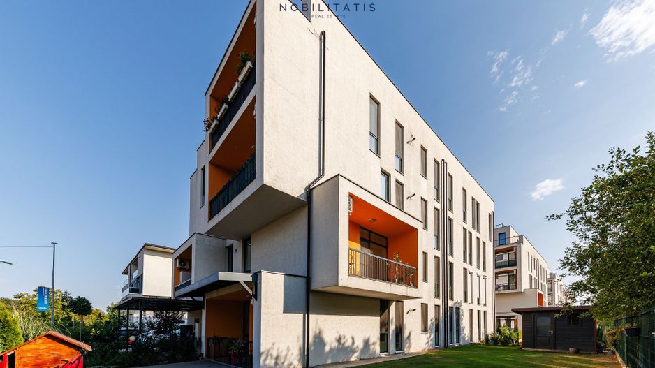 Apartament de Lux cu 3 Camere & Curte Privată de 212 mp în Timișoara - Poză 1