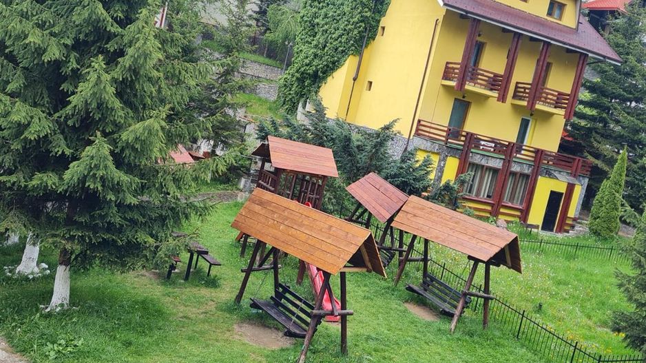 Casa ta de vacanta, imbratisata de natura,3 terase, parcare, Poiana Brasov - Poză 25