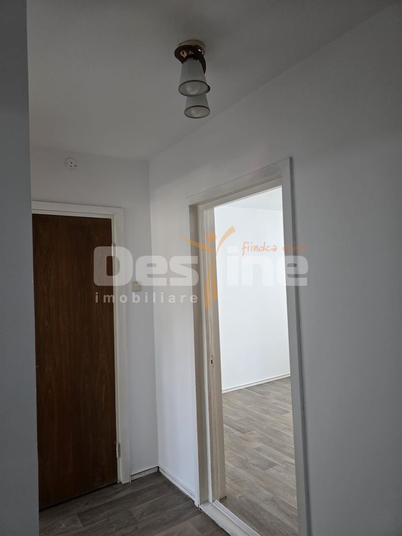 APARTAMENT 3 CAMERE SEMIDECOMANDAT - Poză 3