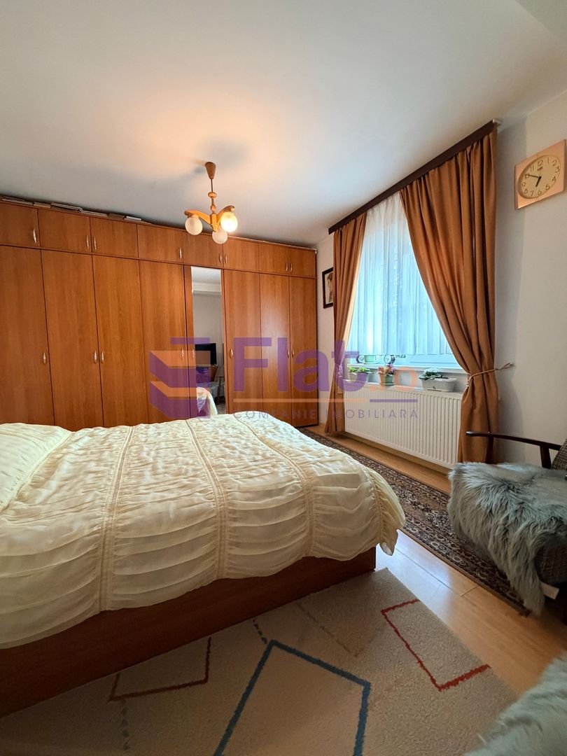Casă spațioasă și elegantă cu teren  – Sânpetru - Poză 14