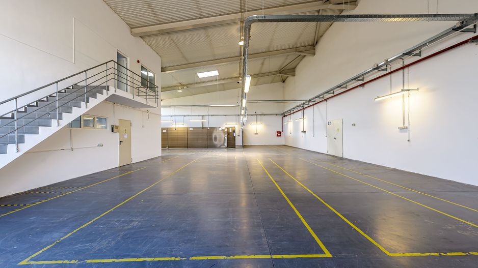 Hală industrială ideală pentru producție sau showroom în Arad 553mp - Poză 12