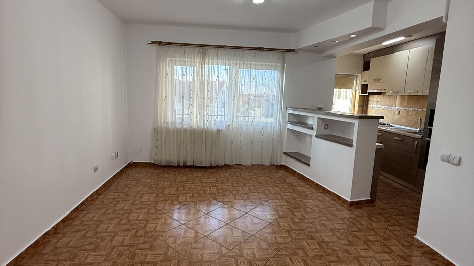 Apartament spațios cu 4 camere + garaj inclus – zona Ștrand–Tilișca - Poză 2