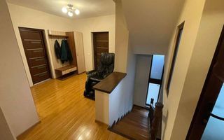 Vand casa semicentrala zona stadionului Olimpia - Poză 4