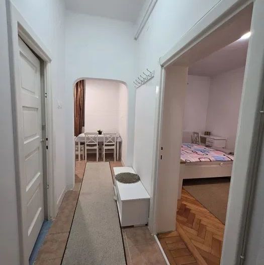 Apartament 1 Camera De Inchiriat | Central | Etaj Interemediar | Decomandat - Poză 4