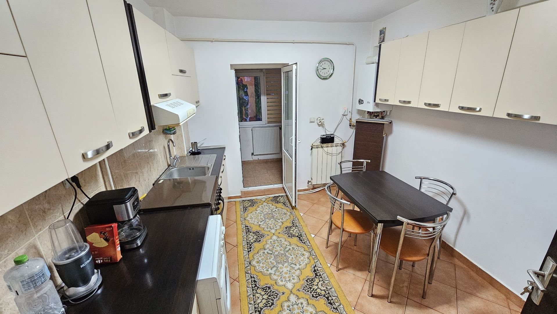 Apartament cu 3 camere, etaj 1, zonă ultracentrală; - Poză 2