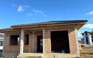 Casa de vanzare in Satu Nou de Jos la rosu - Poză 2