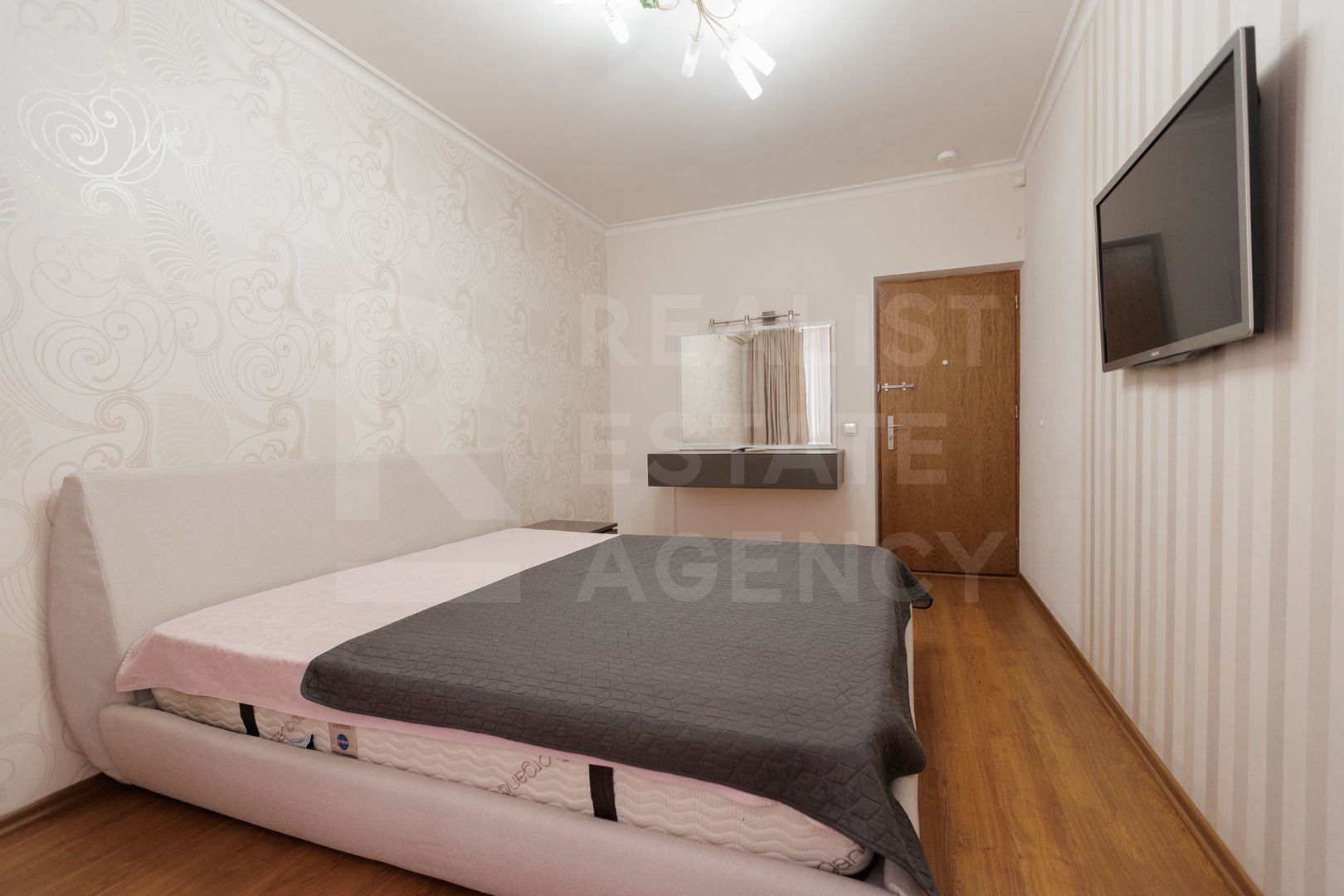 Chirie, apartament cu 4 camere, str. Petru Movilă, sectorul Centru - Poză 4