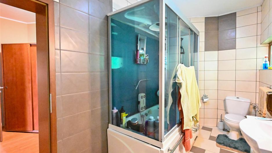 Vila cu 1.500 mp teren, gradina amenajata, linistita zonare,  Halchiu, Brasov - Poză 42