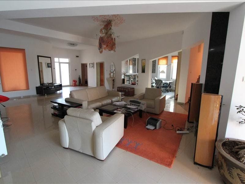 Vilă transformata în cămin pretabilă investiție - Poză 2