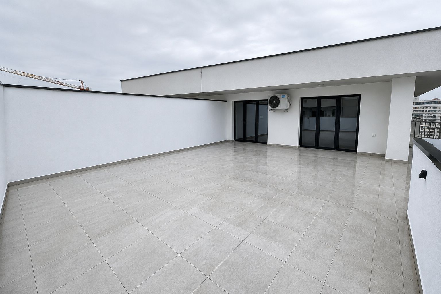 Penthouse 4 camere 111 mp Terasa 78 mp 2 locuri parcare Doamna Stanca - Poză 9