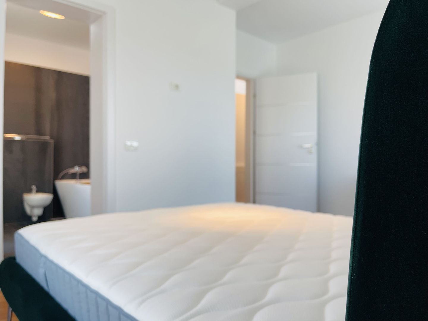 INCHIRIATA - Prima inchiriere, Segmentul Lux | Central | Panouri solare - Poză 30