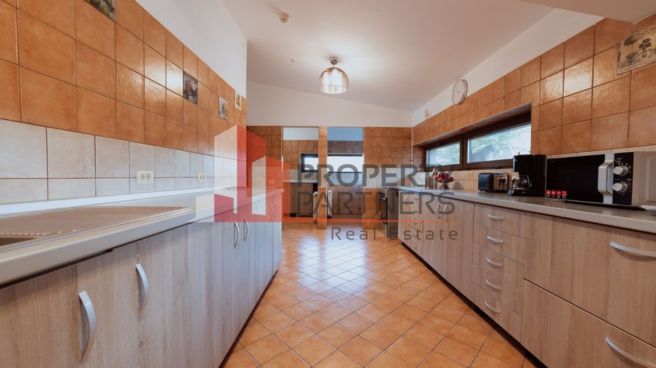 Pensiune  în Bran, sat Poarta – Afacere la cheie, locație premium - Poză 14