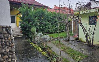 🏡 Casă cu demisol, parter și mansardă – Str. Victoriei, zonă centrală - Poză 1