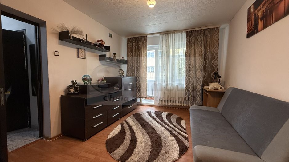 2 CAMERE TATARASI SCOALA 4 IONET TEODOREANU , GEAM LA BAIE, CENTRALA. - Poză 16