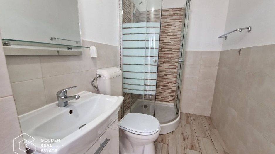 Casa frumos amenajata, 4 camere, 2 bai, curte proprie, zona linistita, Gradiste - Poză 8