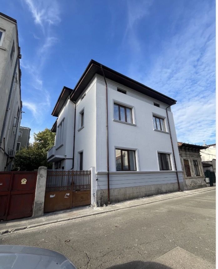 Vilă deosebita Parcul Carol /  Principatele Unite - Poză 1