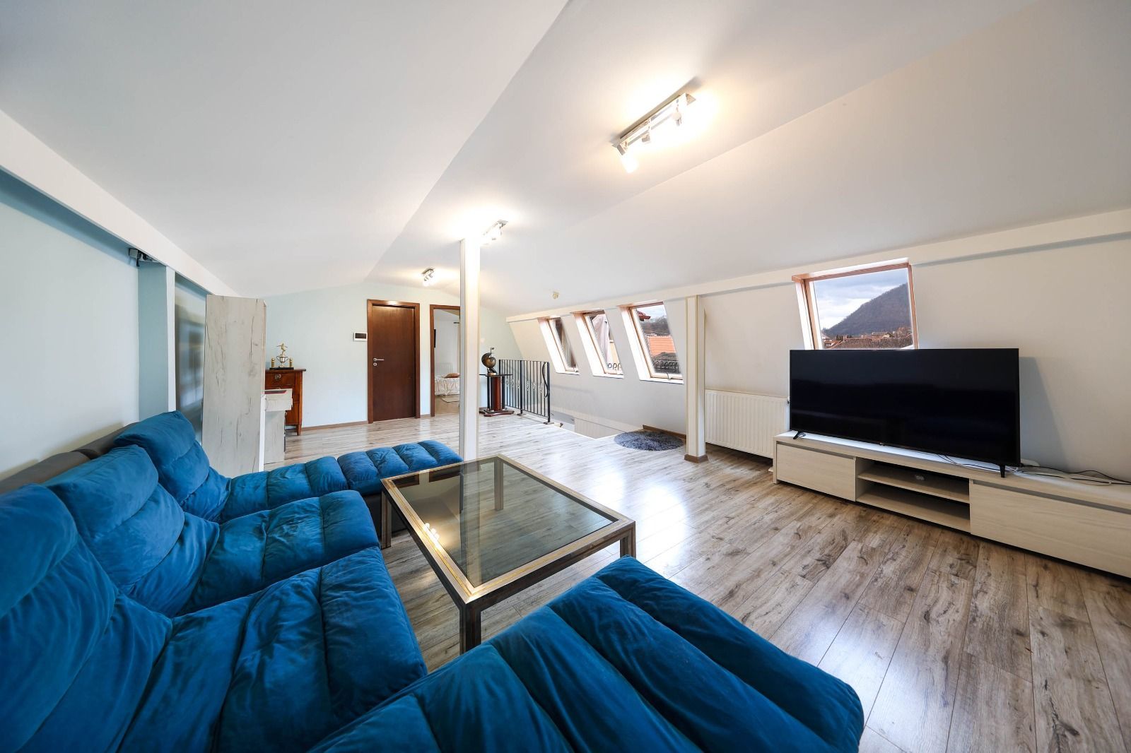 Casă deosebită de vânzare în centrul Brașovului - Poză 34