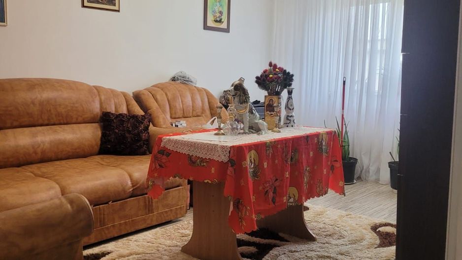 Apartament 3 camere de vanzare Crangasi - Poză 1