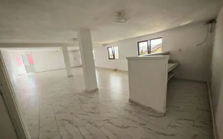 Casă cu teren generos în Dârmănești, Argeș-ideală pentru locuința sau afacere  - Poză 15