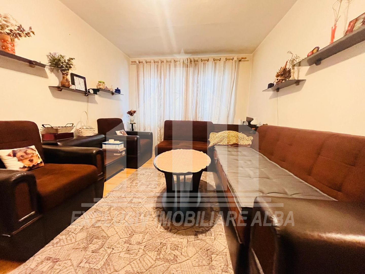 Apartament 3 camere Cetate-Closca, etaj 2, finisat - Poză 2