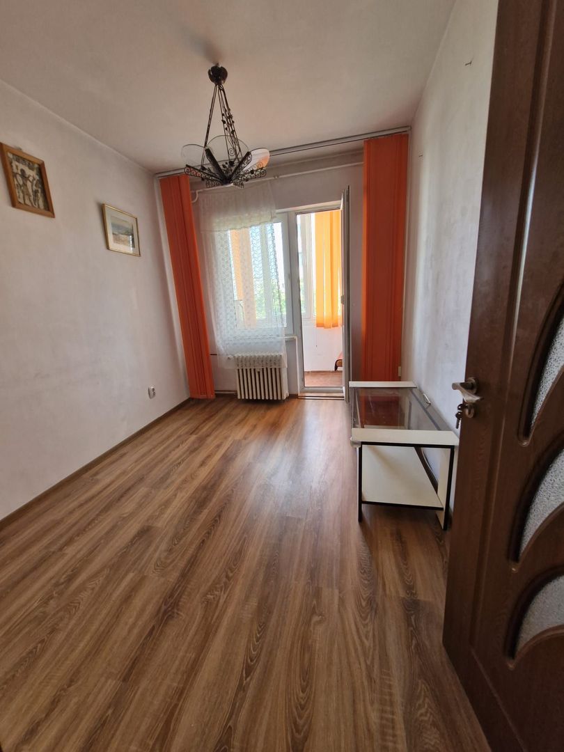Vanzare Apartament 3 Camere Zona Vitan-Dristor - Poză 2
