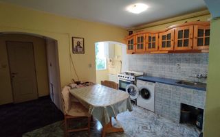 Inchiriez apartament cu 3 camere - Poză 1