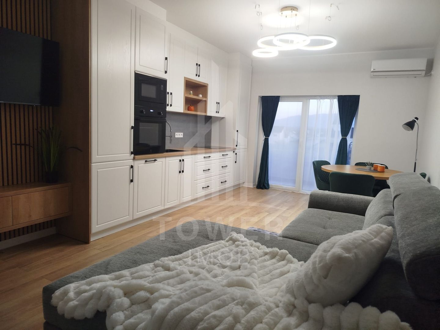 Apartament modern de închiriat, cu balcon și loc de parcare - Poză 6