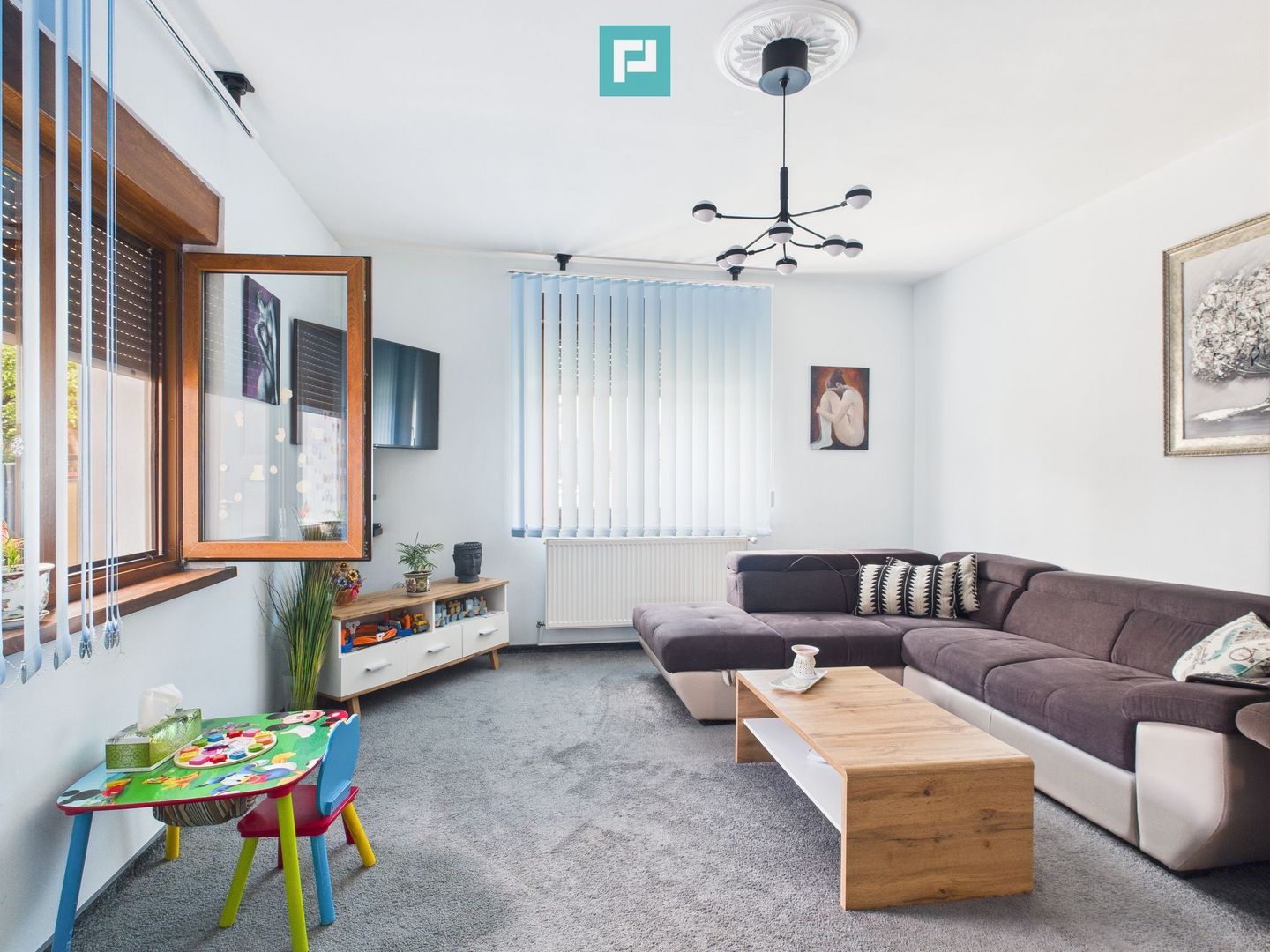 Vilă spațioasă cu 6 camere în Dumbrăvița - Poză 10