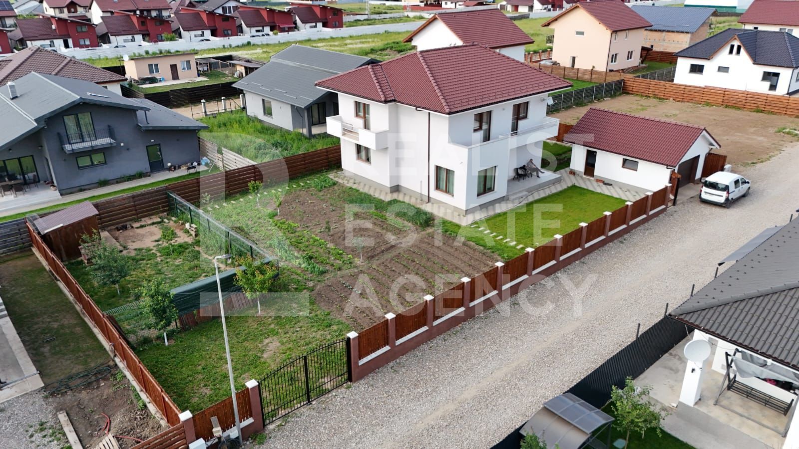 Casă de Vânzare în Tarlungeni, Cartier Izvor Brașov - Poză 10