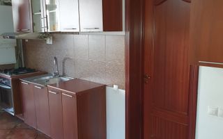Apartament cu 3 camere în Gruia – liniște, verdeață și garaj! - Poză 2